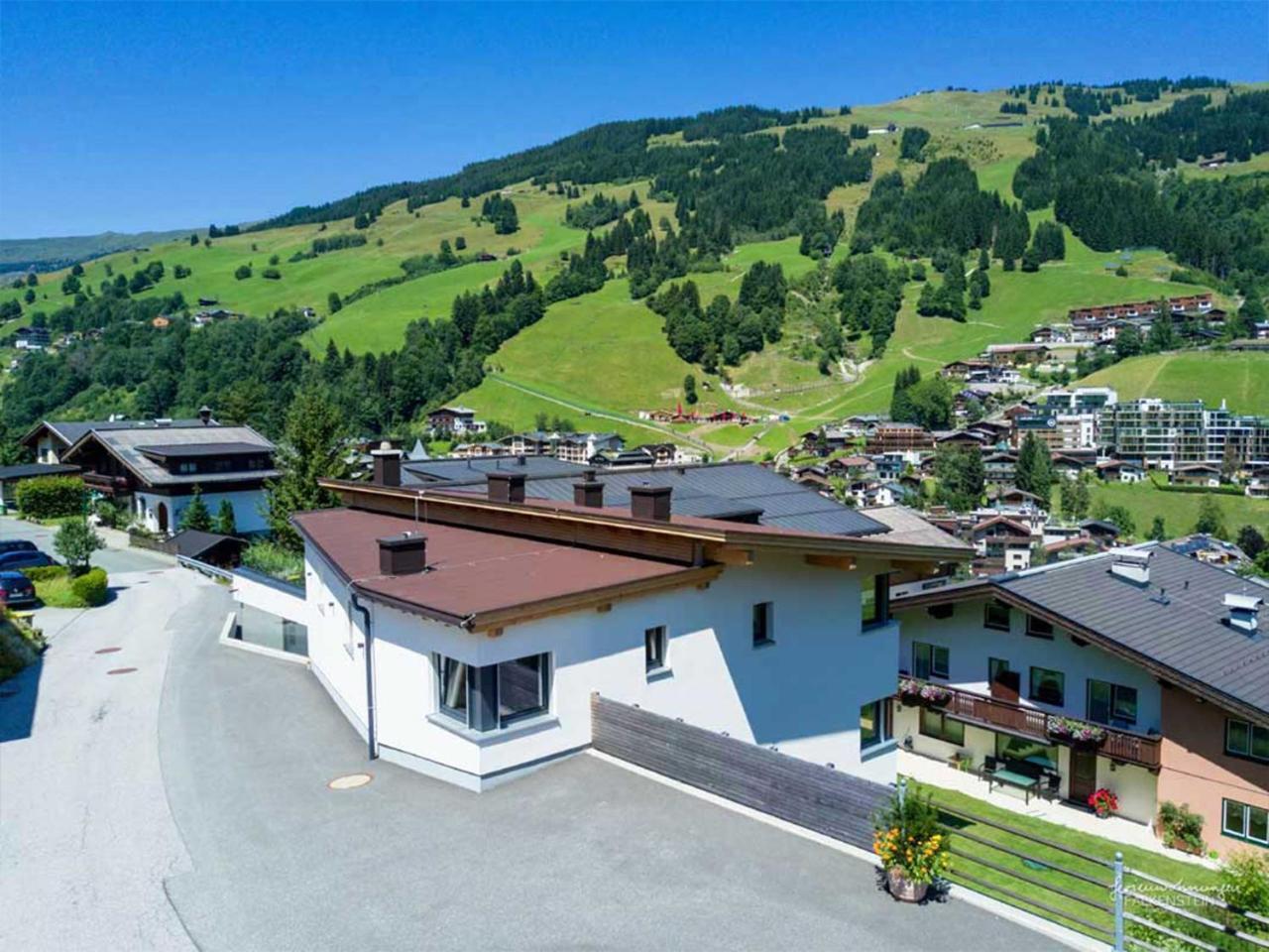 Ferienwohnungen Falkenstein Hinterglemm Saalbach-Hinterglemm Rum bild